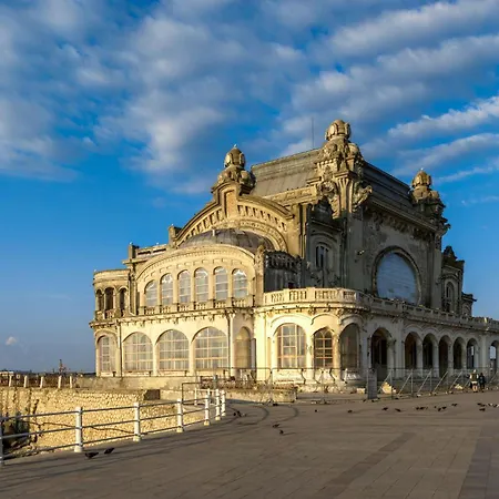 Goethe Palais Am Grossen Garten, Arbeitsplatz, Ruhig, Max 6p, Smart-tv, Eigener Parkplatz * Drezno