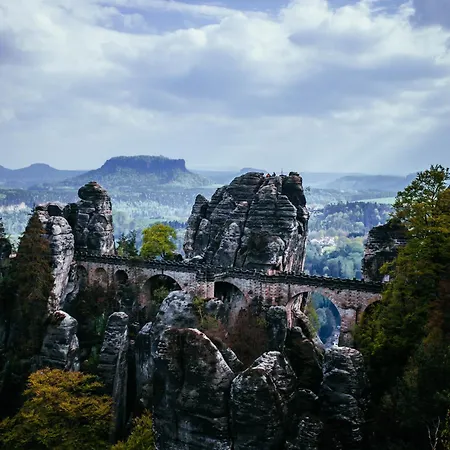 Goethe Palais Am Grossen Garten, Arbeitsplatz, Ruhig, Max 6p, Smart-tv, Eigener Parkplatz Appartement *