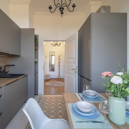 Goethe Palais Am Grossen Garten, Arbeitsplatz, Ruhig, Max 6p, Smart-tv, Eigener Parkplatz