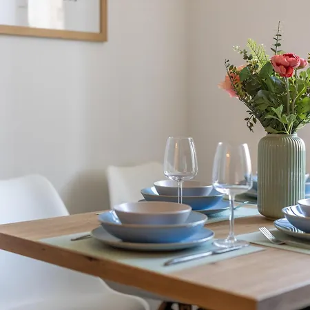 Goethe Palais Am Grossen Garten, Arbeitsplatz, Ruhig, Max 6p, Smart-tv, Eigener Parkplatz * Dresde