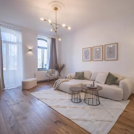 Appartamento Goethe Palais Am Grossen Garten, Arbeitsplatz, Ruhig, Max 6p, Smart-tv, Eigener Parkplatz Dresda