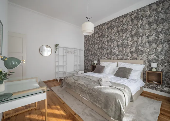 شقة Goethe Palais Am Grossen Garten, Arbeitsplatz, Ruhig, Max 6p, Smart-tv, Eigener Parkplatz