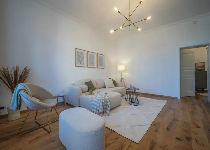 Goethe Palais Am Grossen Garten, Arbeitsplatz, Ruhig, Max 6p, Smart-tv, Eigener Parkplatz دريسدن