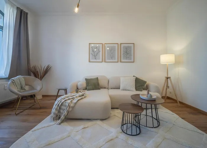 Goethe Palais Am Grossen Garten, Arbeitsplatz, Ruhig, Max 6p, Smart-tv, Eigener Parkplatz دريسدن