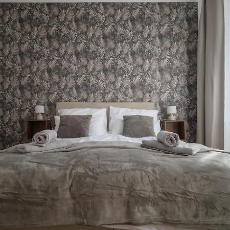 Goethe Palais Am Grossen Garten, Arbeitsplatz, Ruhig, Max 6p, Smart-tv, Eigener Parkplatz Appartamento