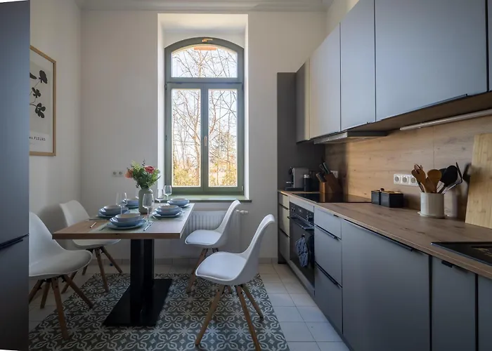 Goethe Palais Am Grossen Garten, Arbeitsplatz, Ruhig, Max 6p, Smart-tv, Eigener Parkplatz Apartamento Dresden