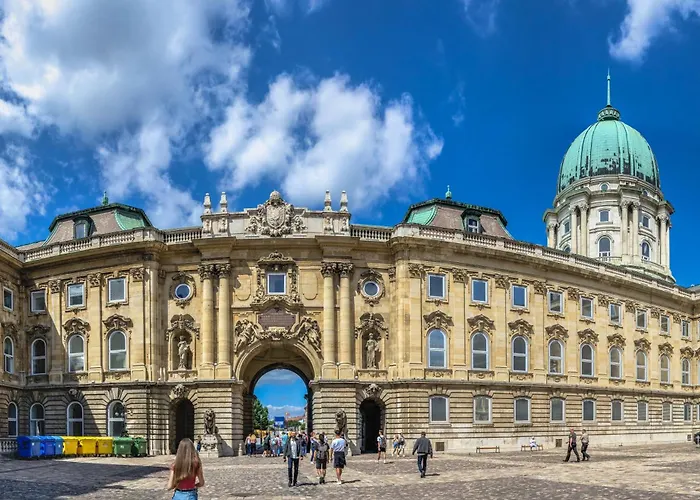 Goethe Palais Am Grossen Garten, Arbeitsplatz, Ruhig, Max 6p, Smart-tv, Eigener Parkplatz * Dresden