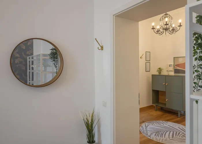Apartamento Goethe Palais Am Grossen Garten, Arbeitsplatz, Ruhig, Max 6p, Smart-tv, Eigener Parkplatz *