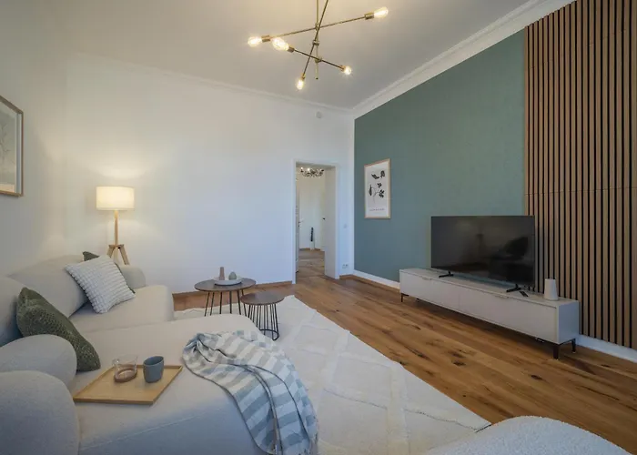 Goethe Palais Am Grossen Garten, Arbeitsplatz, Ruhig, Max 6p, Smart-tv, Eigener Parkplatz Apartamento *