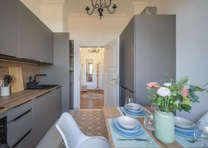 Goethe Palais Am Grossen Garten, Arbeitsplatz, Ruhig, Max 6p, Smart-tv, Eigener Parkplatz