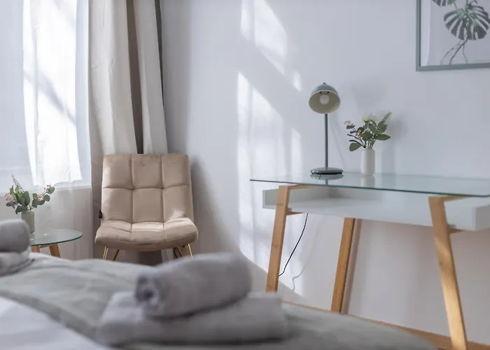 Goethe Palais Am Grossen Garten, Arbeitsplatz, Ruhig, Max 6p, Smart-tv, Eigener Parkplatz * Dresden