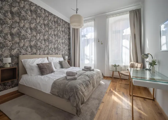 Goethe Palais Am Grossen Garten, Arbeitsplatz, Ruhig, Max 6p, Smart-tv, Eigener Parkplatz