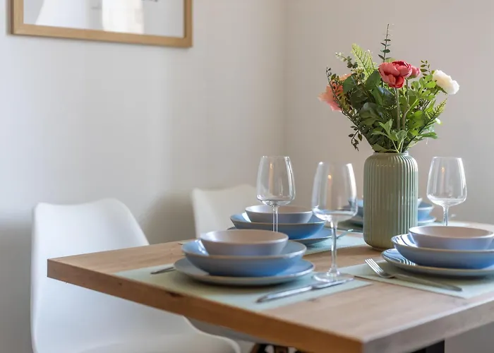 Goethe Palais Am Grossen Garten, Arbeitsplatz, Ruhig, Max 6p, Smart-tv, Eigener Parkplatz * Dresden