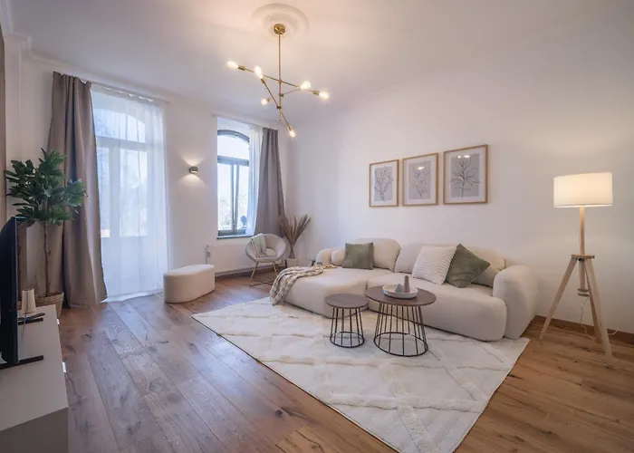 Apartamento Goethe Palais Am Grossen Garten, Arbeitsplatz, Ruhig, Max 6p, Smart-tv, Eigener Parkplatz Dresden